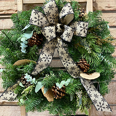 Deluxe Fresh Holiday Wreath 